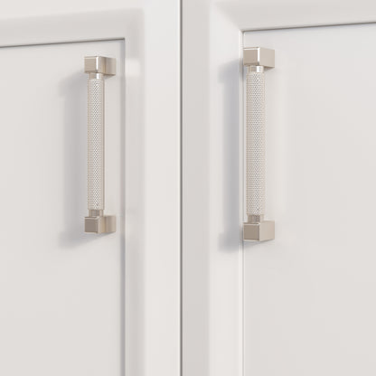Meuble-lavabo simple Capri III avec organiseur Stealth, armoire de salle de bain en bois massif avec comptoir et dosseret en pierre reconstituée, porte et tiroir à fermeture amortie, pré-assemblé