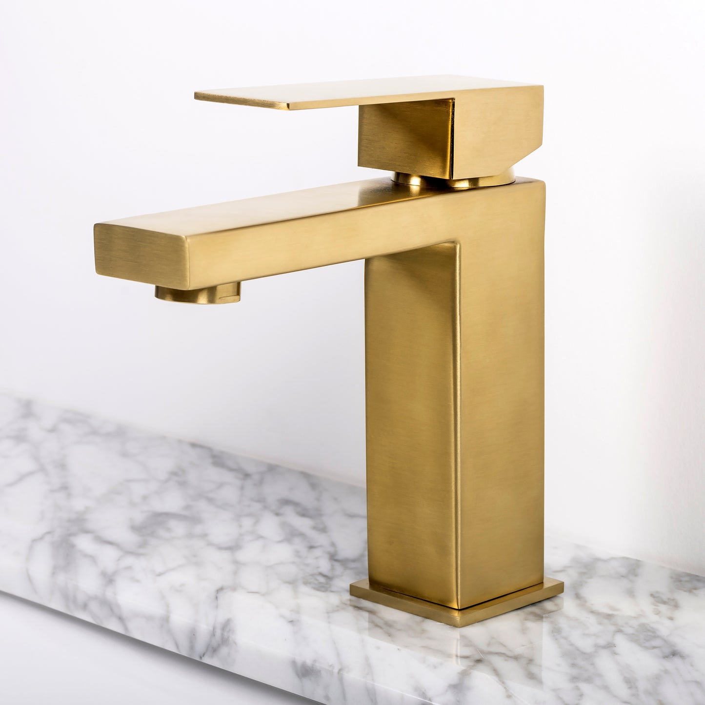IKOU LIVING Kirk Single Lever Bathroom Faucet