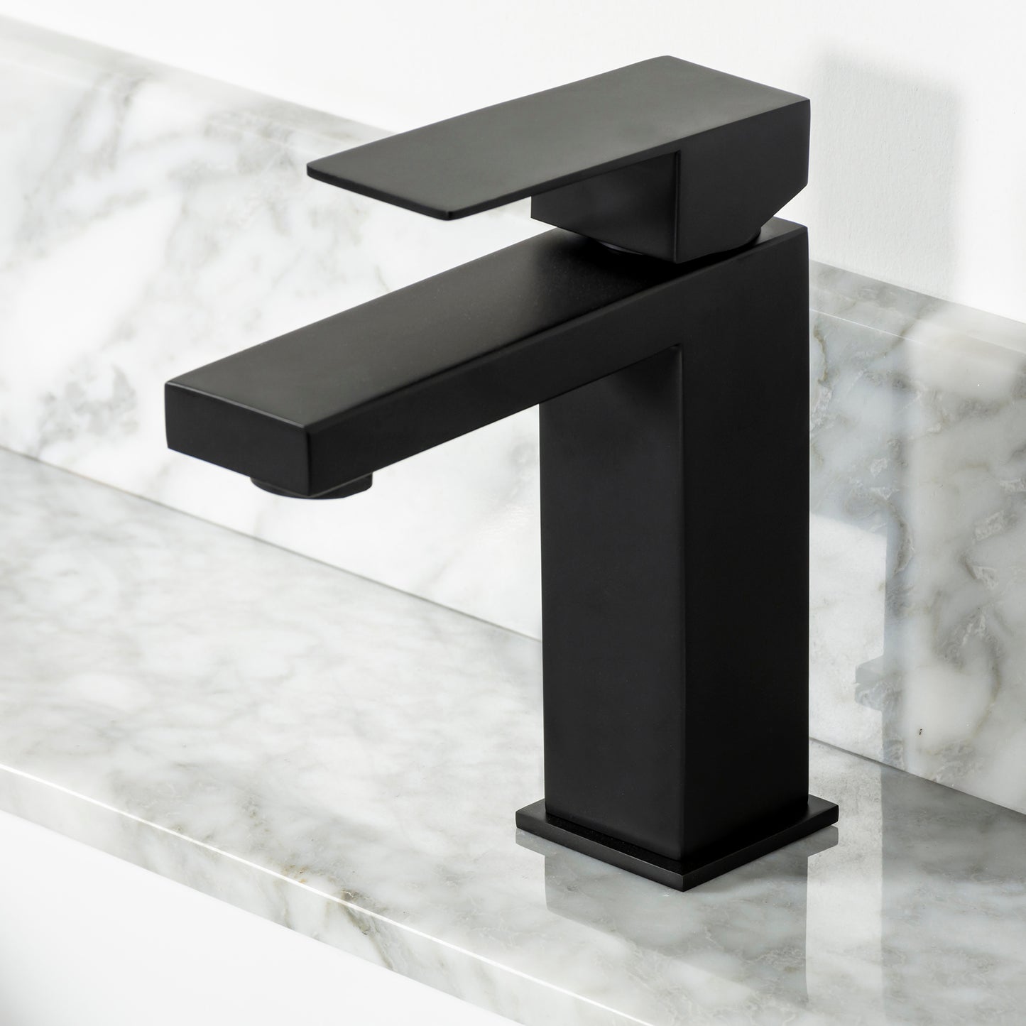 IKOU LIVING Kirk Single Lever Bathroom Faucet