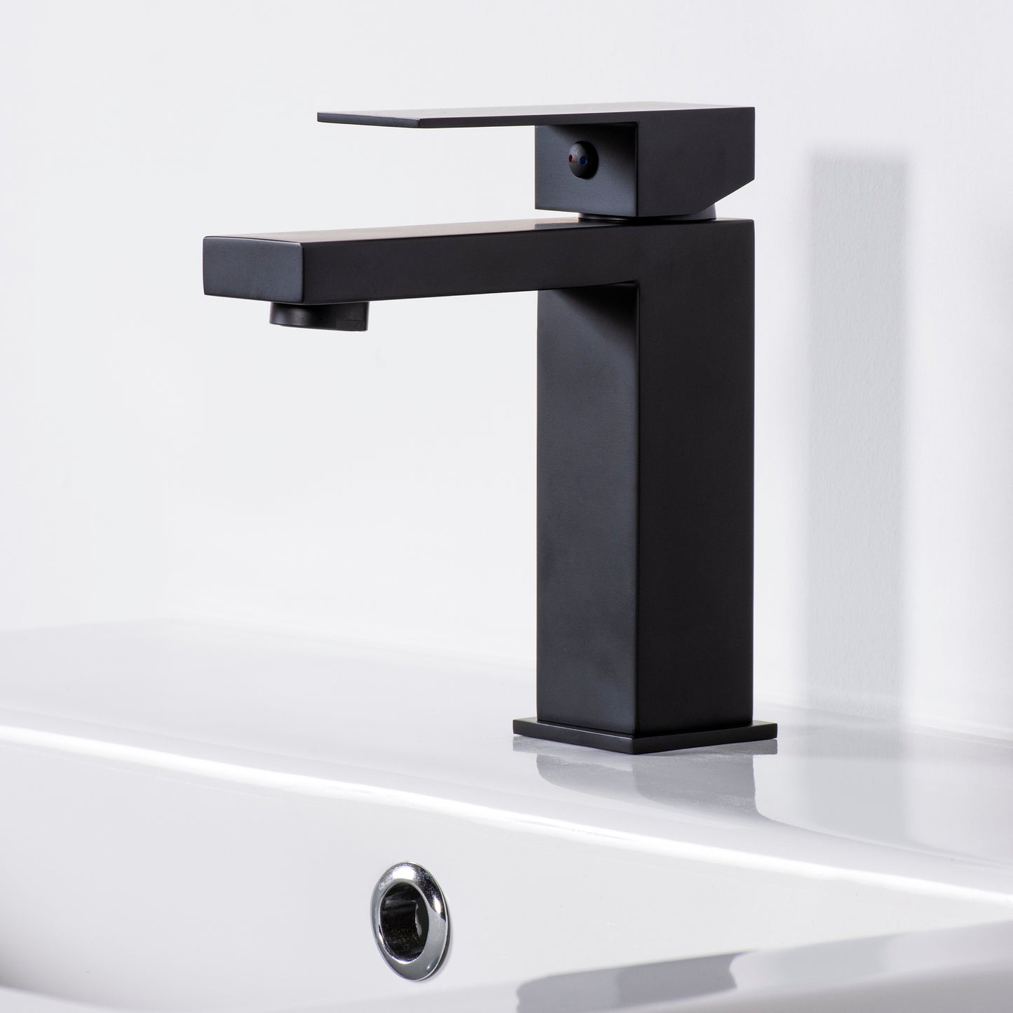 IKOU LIVING Kirk Single Lever Bathroom Faucet