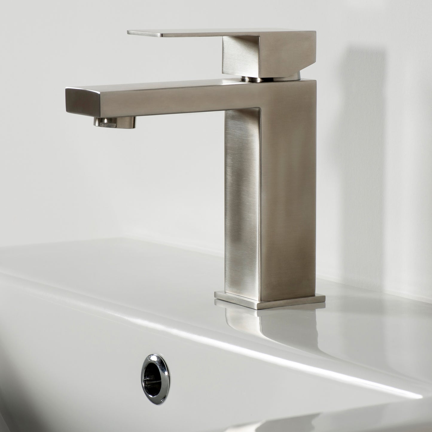 IKOU LIVING Kirk Single Lever Bathroom Faucet